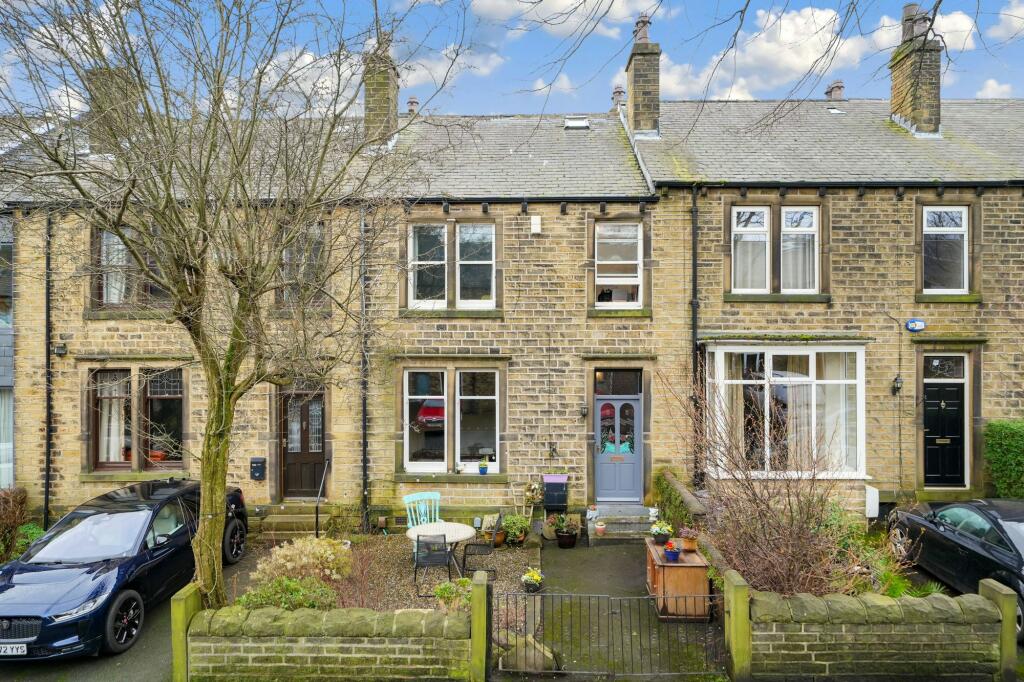 4 bedroom terraced house for sale in Cleveland Road, Huddersfield, HD1