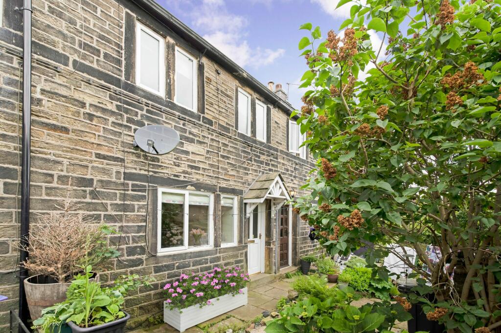 1 bedroom terraced house for sale in Barracks Fold, Hepworth, HD9