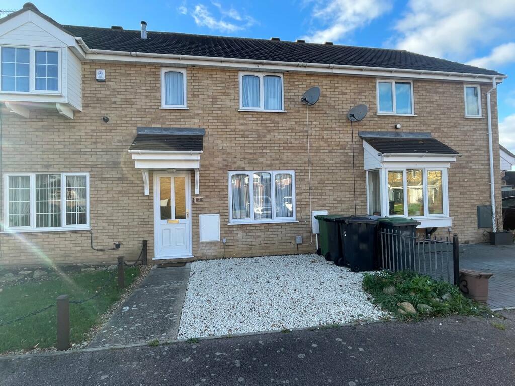 3 bedroom terraced house for sale in Durham Close, Biggleswade, SG18