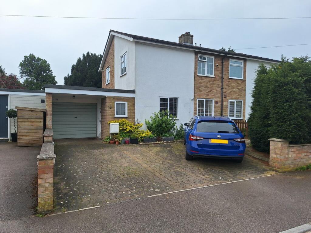 3 bedroom semidetached house for sale in Spring Close, Biggleswade, SG18