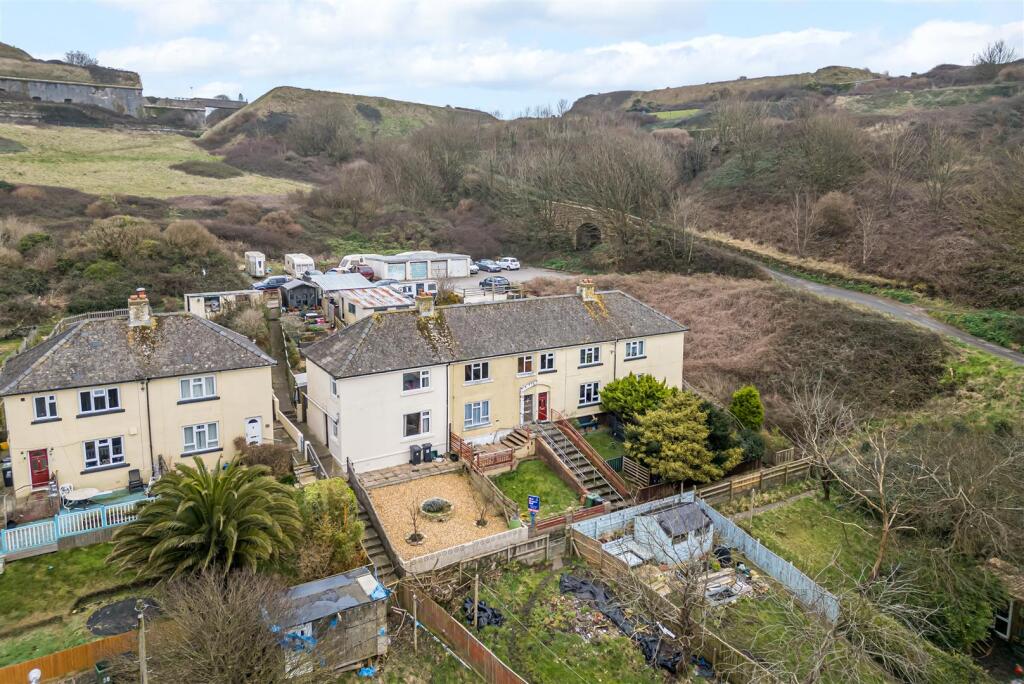 2 bedroom terraced house