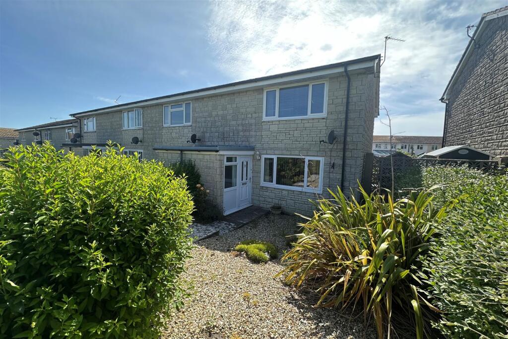 2 bedroom end of terrace house