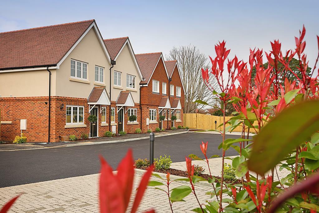 2 bedroom semidetached house for sale in Old Close, Great