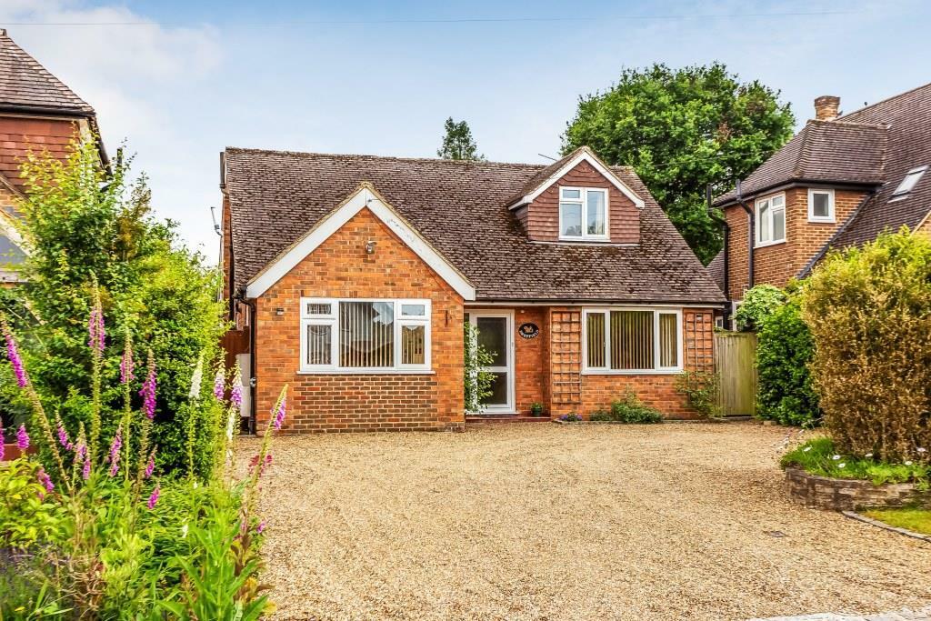 3 bedroom detached house for sale in Oakdene Road, Great Bookham, KT23