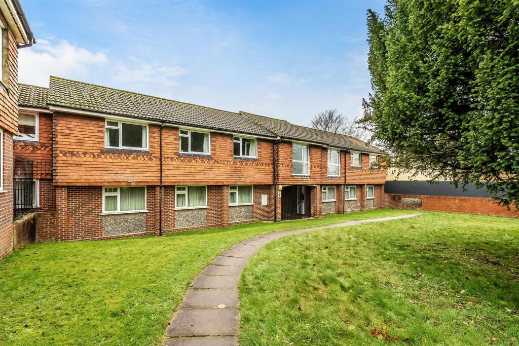 Main image of property: Griffin Way, Great Bookham