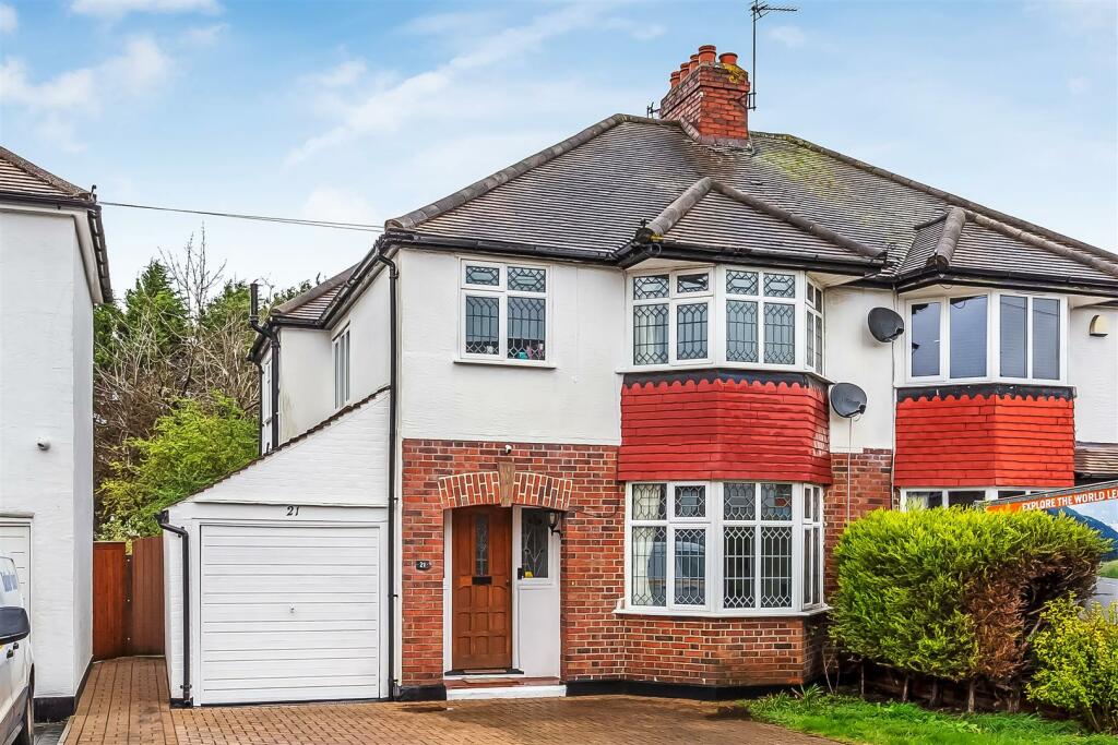 3 bedroom house for sale in St Stephens Avenue, Ashtead, KT21