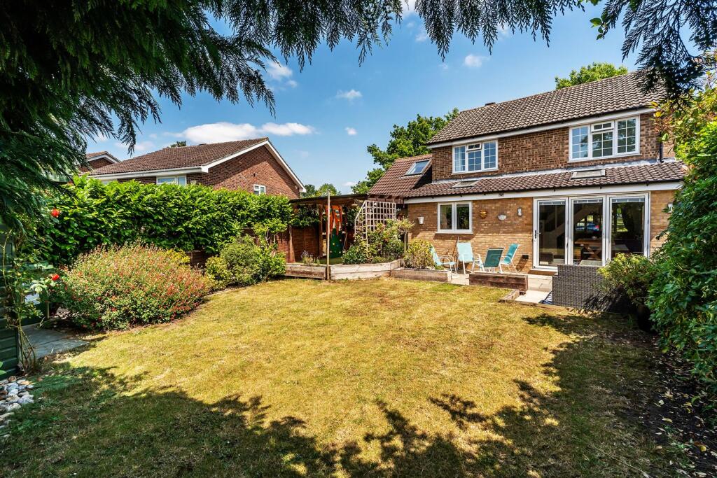 Main image of property: DELDERFIELD, LEATHERHEAD, KT22