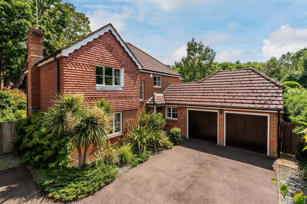 Main image of property: QUARRY GARDENS, LEATHERHEAD, KT22