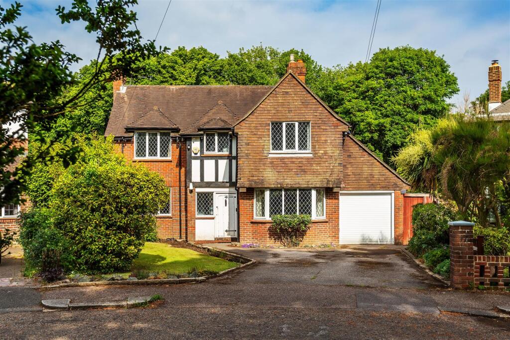 Main image of property: FIDDICROFT AVENUE, BANSTEAD, SM7