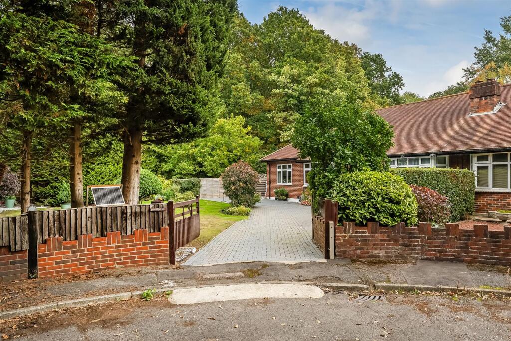 Main image of property: WOODVIEW CLOSE, ASHTEAD KT21