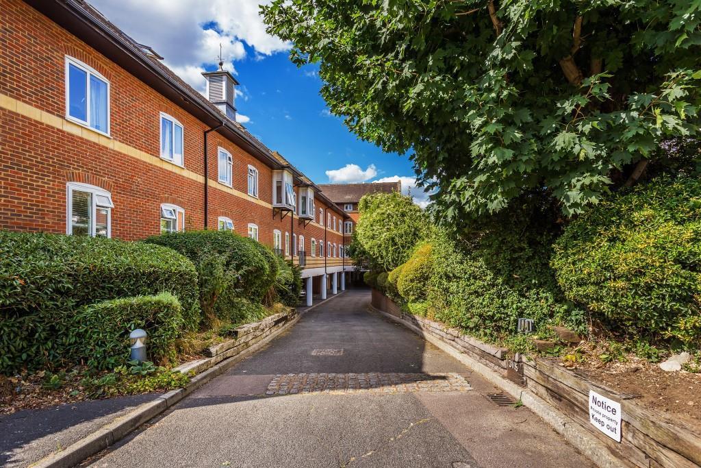 2 bedroom retirement property for sale in Canterbury Court, Dorking, RH4