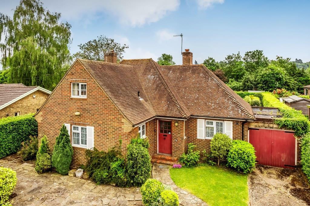 2 bedroom detached bungalow for sale in Croft Avenue, Dorking, RH4
