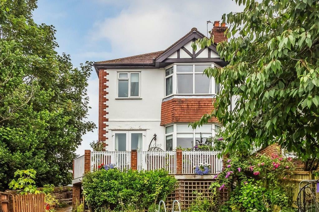 3 bedroom semidetached house for sale in Townfield Road, Dorking, RH4