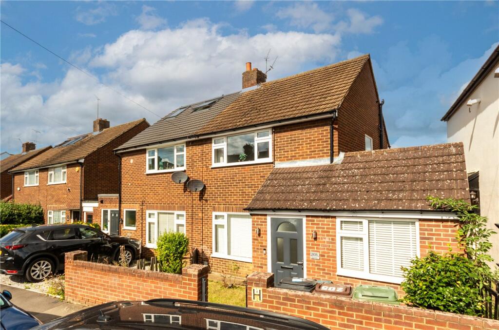 2 bedroom semidetached house for sale in Camp Road, St. Albans