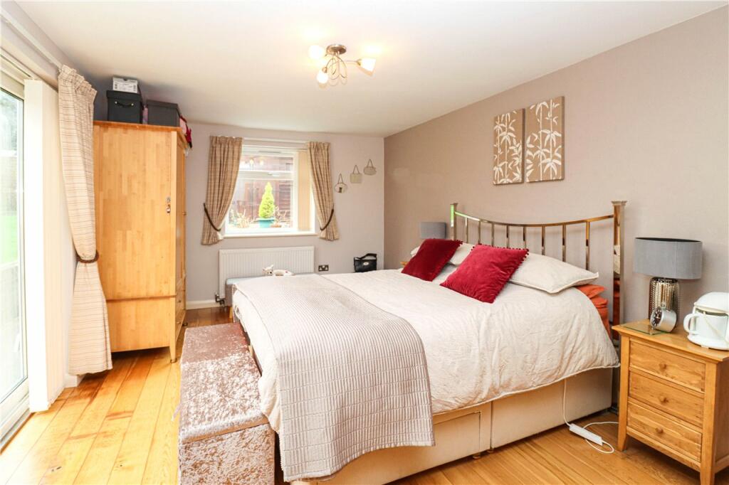 Additional property image - Chiswell Green Lane, St. Albans, Hertfordshire, AL2