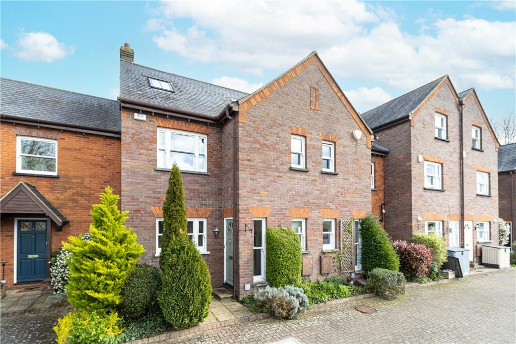 4 bedroom terraced house for sale in The Lawns, Mount Pleasant, St. Albans, Hertfordshire, AL3