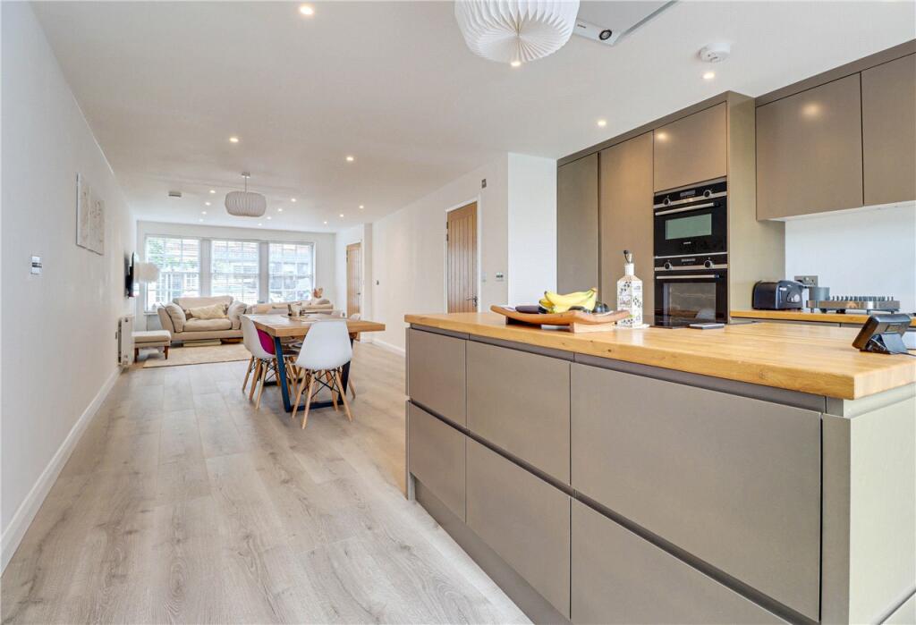 Additional property image - Victoria Street, St. Albans, Hertfordshire