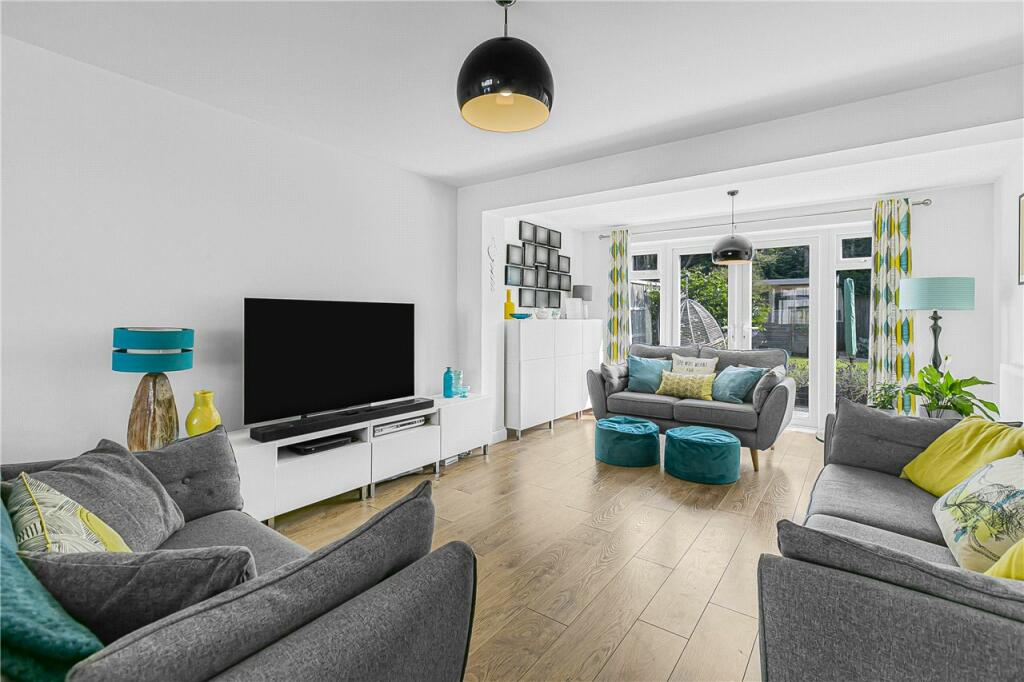Additional property image - Hadrian Close, St. Albans, Hertfordshire, AL3