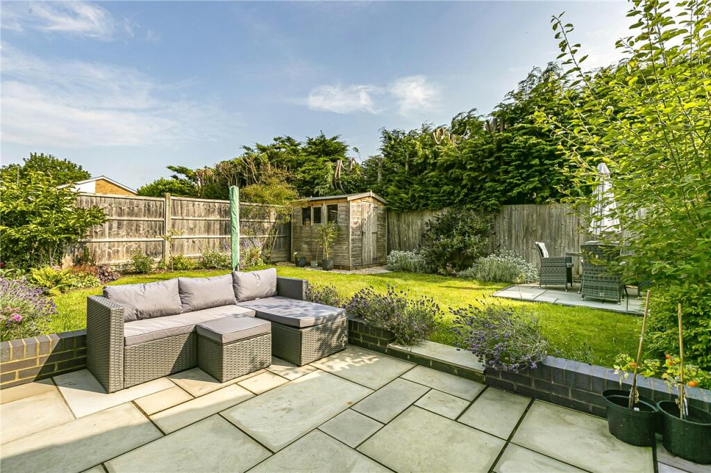 Additional property image - Hadrian Close, St. Albans, Hertfordshire, AL3