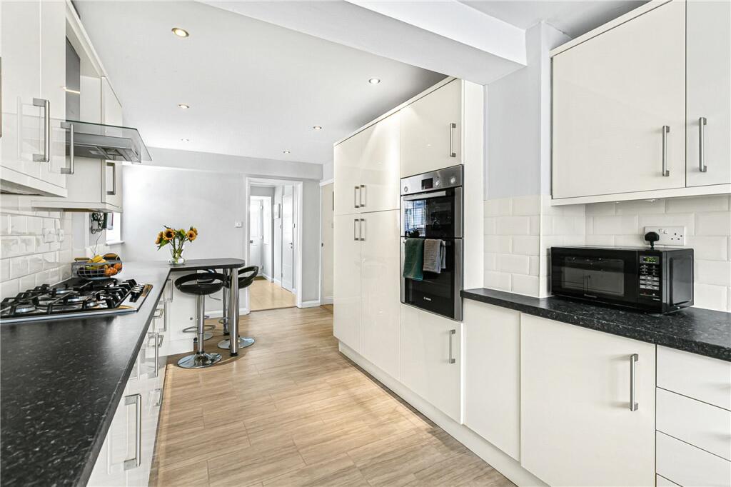 Additional property image - Hadrian Close, St. Albans, Hertfordshire, AL3