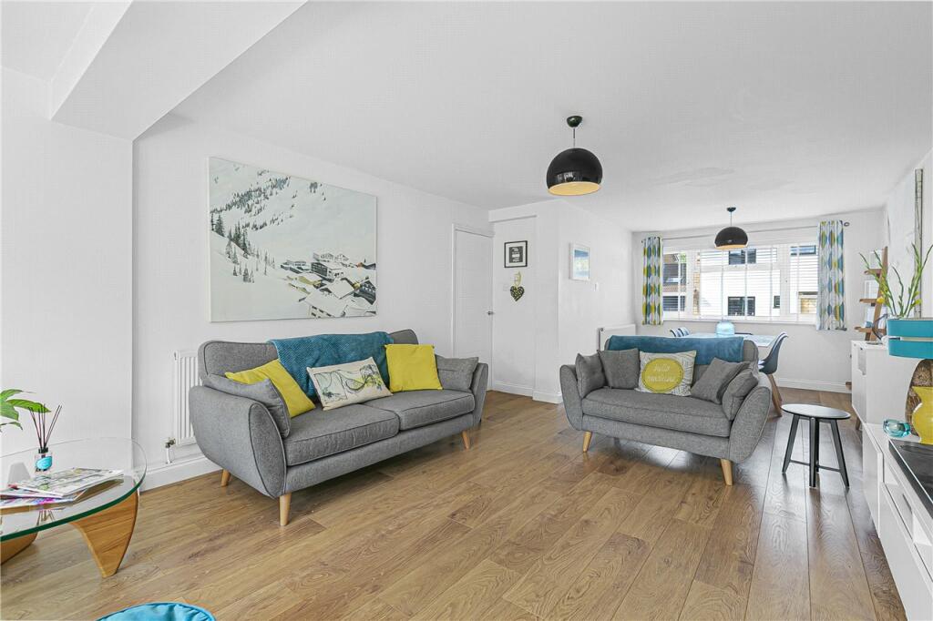 Additional property image - Hadrian Close, St. Albans, Hertfordshire, AL3
