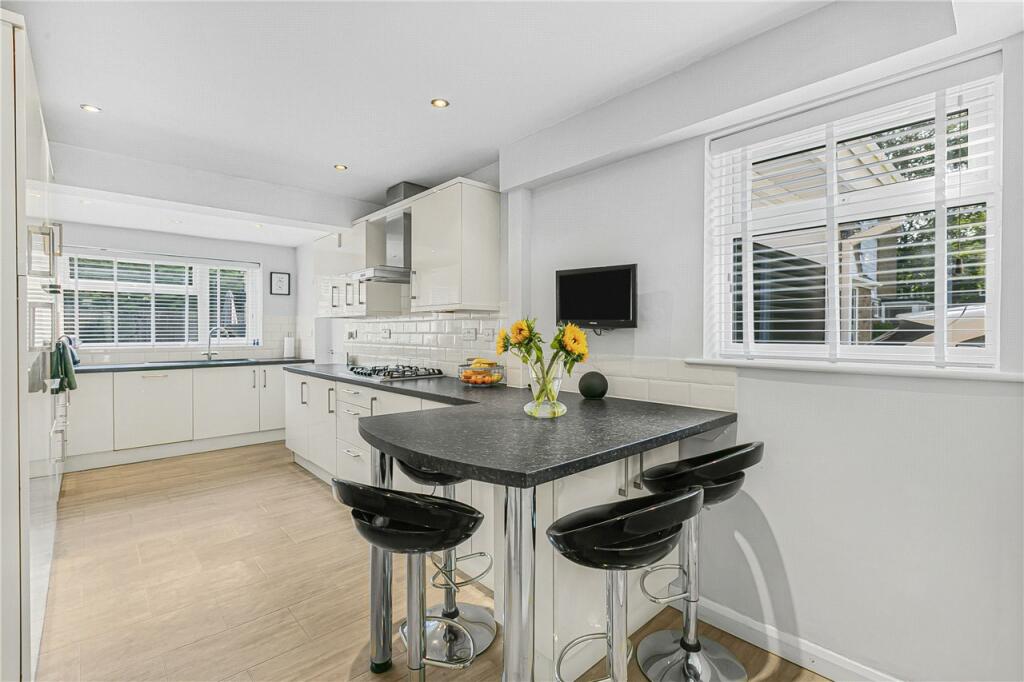 Additional property image - Hadrian Close, St. Albans, Hertfordshire, AL3