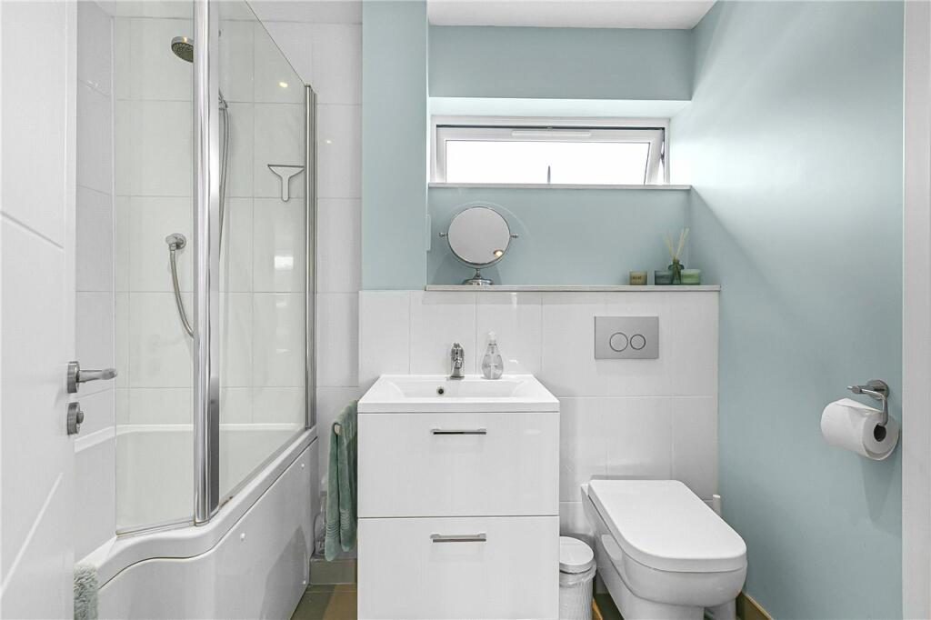 Additional property image - Hadrian Close, St. Albans, Hertfordshire, AL3