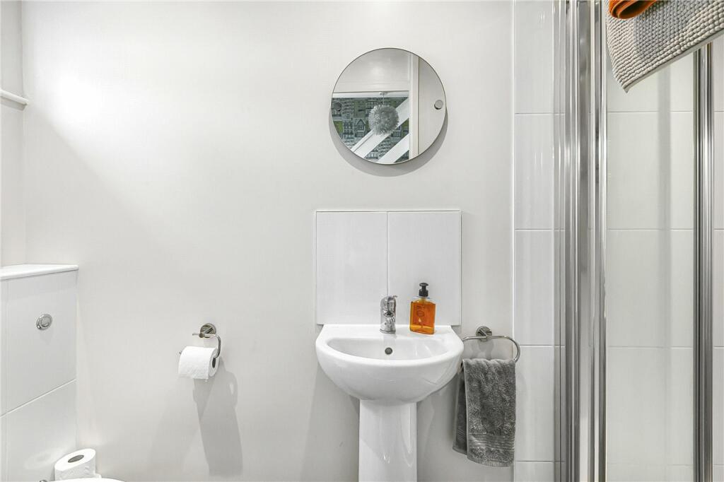 Additional property image - Hadrian Close, St. Albans, Hertfordshire, AL3