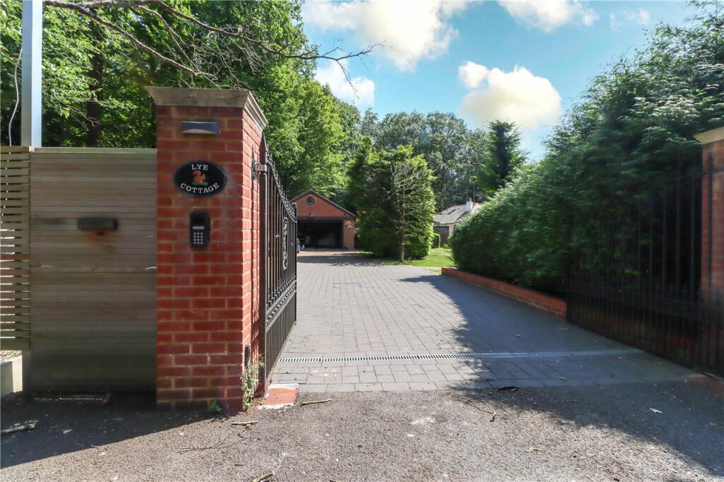 Additional property image - Lye Lane, Bricket Wood, St. Albans, Hertfordshire