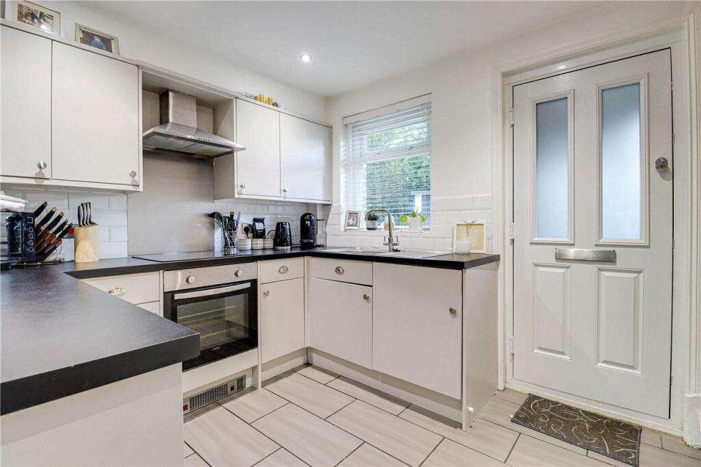 Additional property image - Chiswell Green Lane, St. Albans, Hertfordshire, AL2