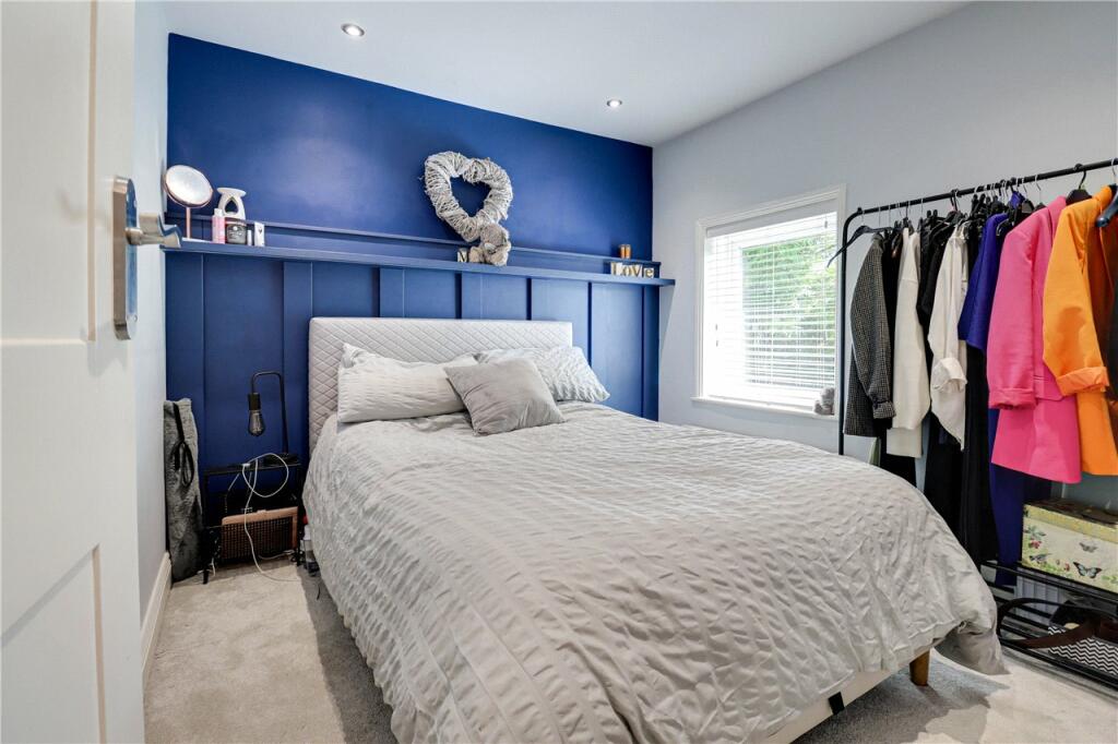 Additional property image - Chiswell Green Lane, St. Albans, Hertfordshire, AL2