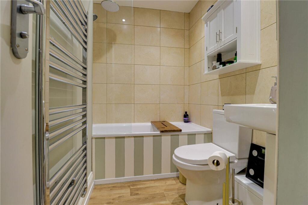 Additional property image - Chiswell Green Lane, St. Albans, Hertfordshire, AL2