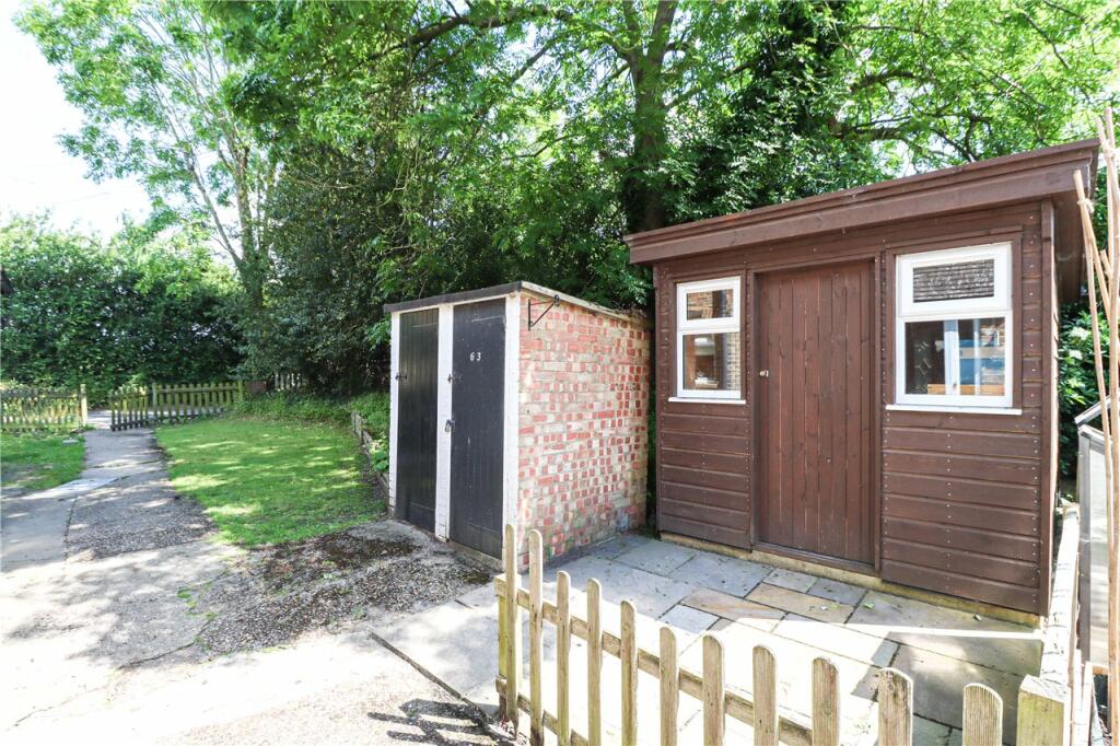 Additional property image - Chiswell Green Lane, St. Albans, Hertfordshire, AL2