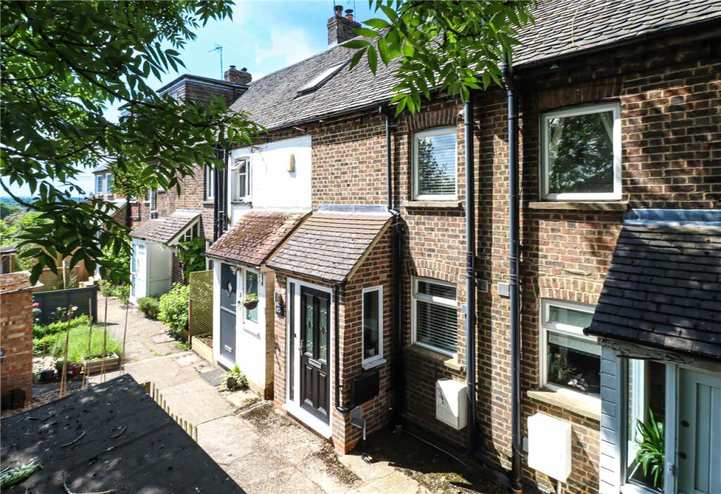 Additional property image - Chiswell Green Lane, St. Albans, Hertfordshire, AL2