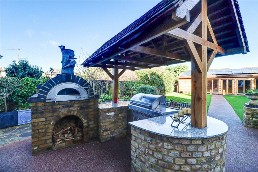 Additional property image - Mount Pleasant Lane, Bricket Wood, St. Albans, AL2