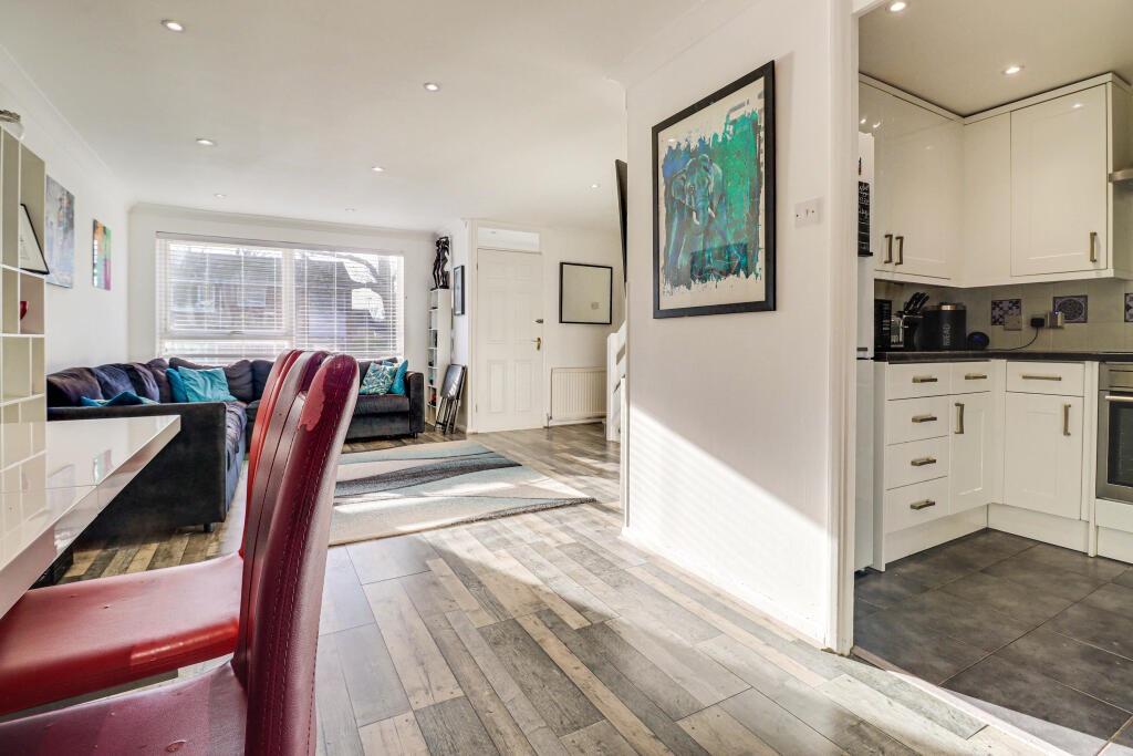 Additional property image - Cedarwood Drive, St. Albans, Hertfordshire, AL4