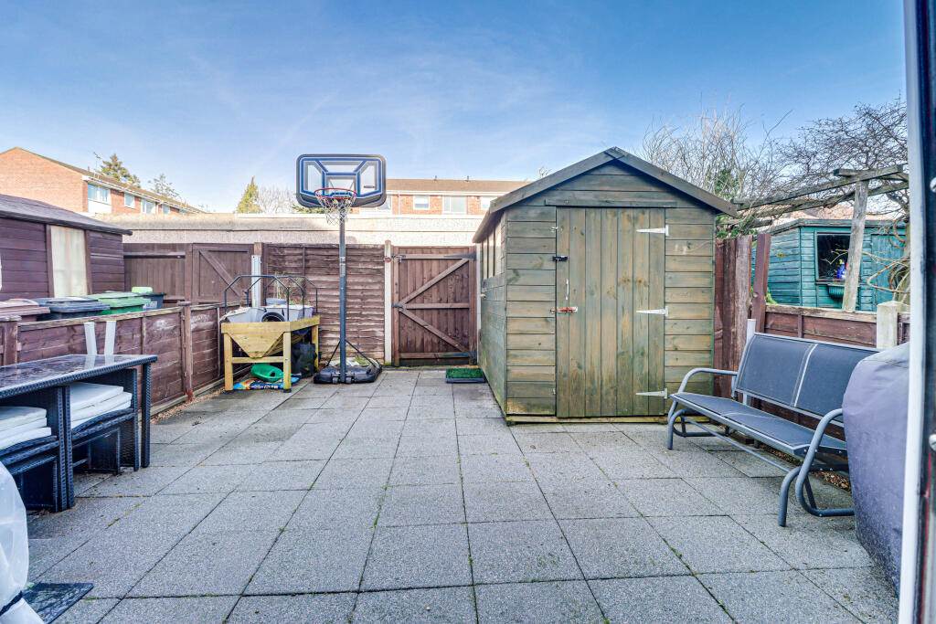 Additional property image - Cedarwood Drive, St. Albans, Hertfordshire, AL4