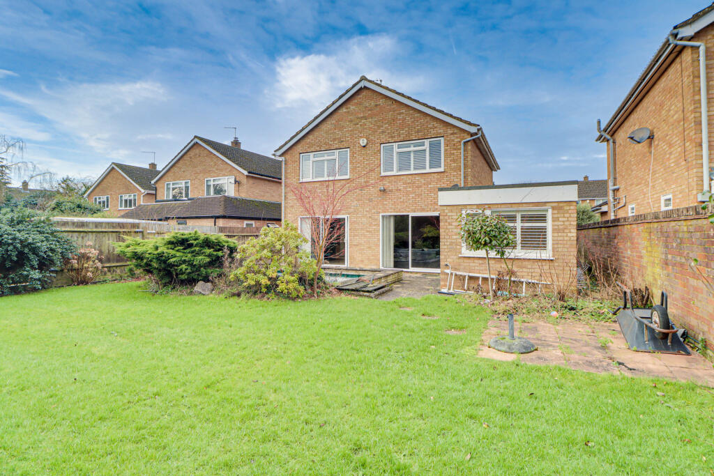 Additional property image - Hawthorn Way, St. Albans, Hertfordshire, AL2