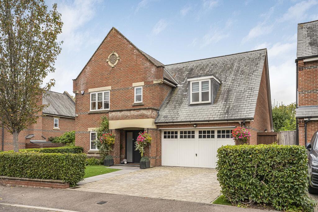 Main image of property: Beningfield Drive, St. Albans, Hertfordshire, AL2