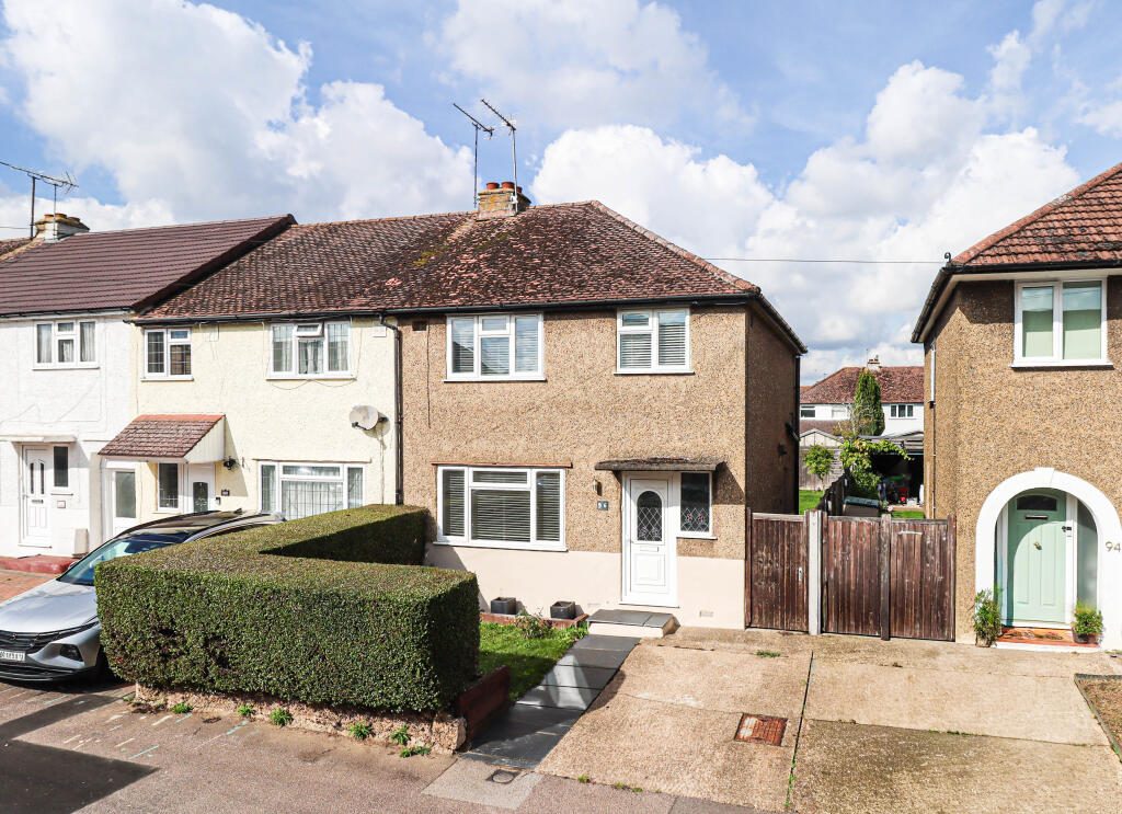 Main image of property: Kings Road, London Colney, AL2