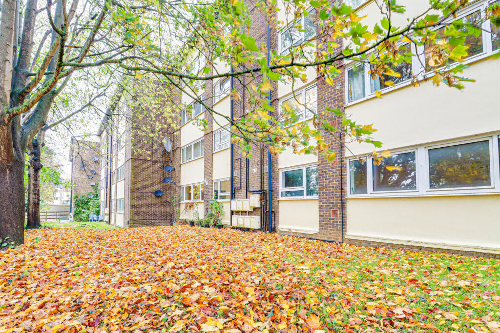 Main image of property: Riverside Road, St Albans, AL1