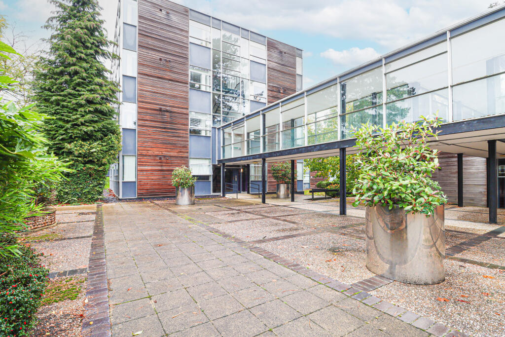 Main image of property: Hatfield Road, St Albans, AL1