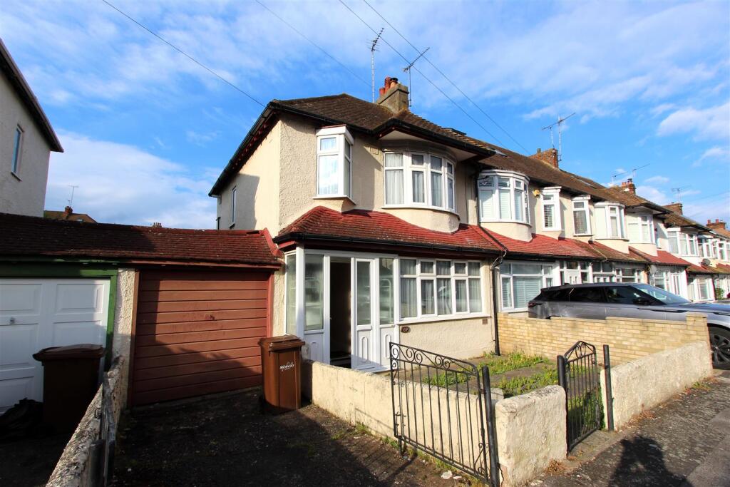 Main image of property: Castlemaine Ave