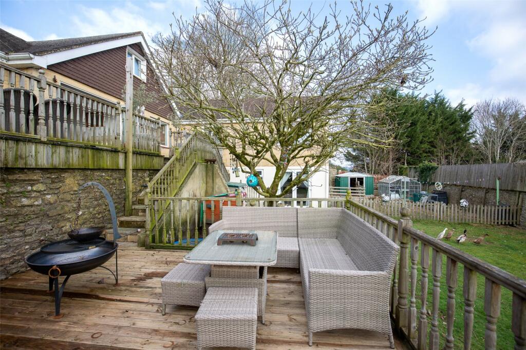 Additional property image - Vallis Road, Frome, Somerset, BA11