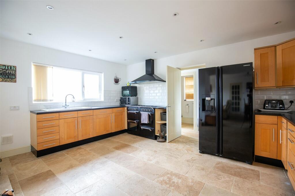 Additional property image - Vallis Road, Frome, Somerset, BA11