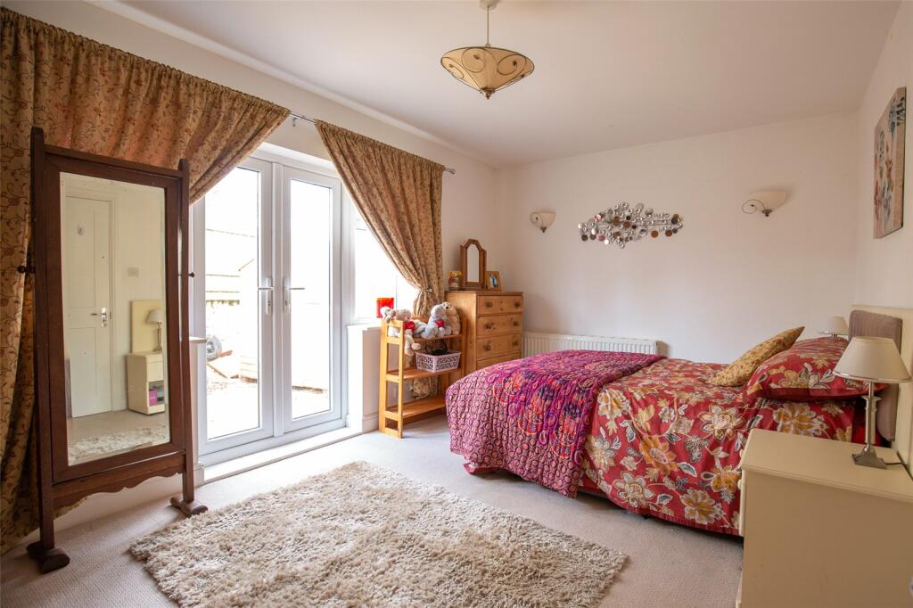 Additional property image - Vallis Road, Frome, Somerset, BA11