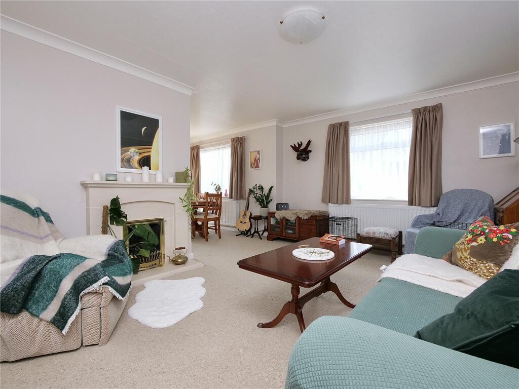 Additional property image - Critchill Grove, Frome, BA11
