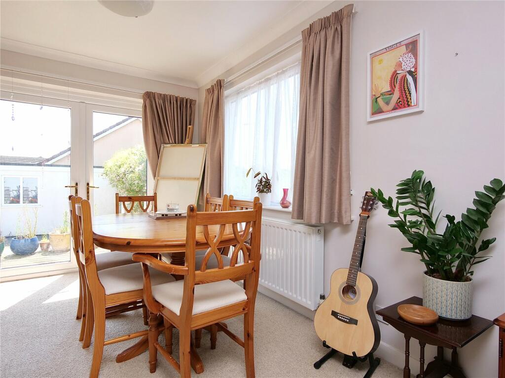Additional property image - Critchill Grove, Frome, BA11