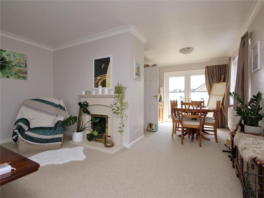 Additional property image - Critchill Grove, Frome, BA11