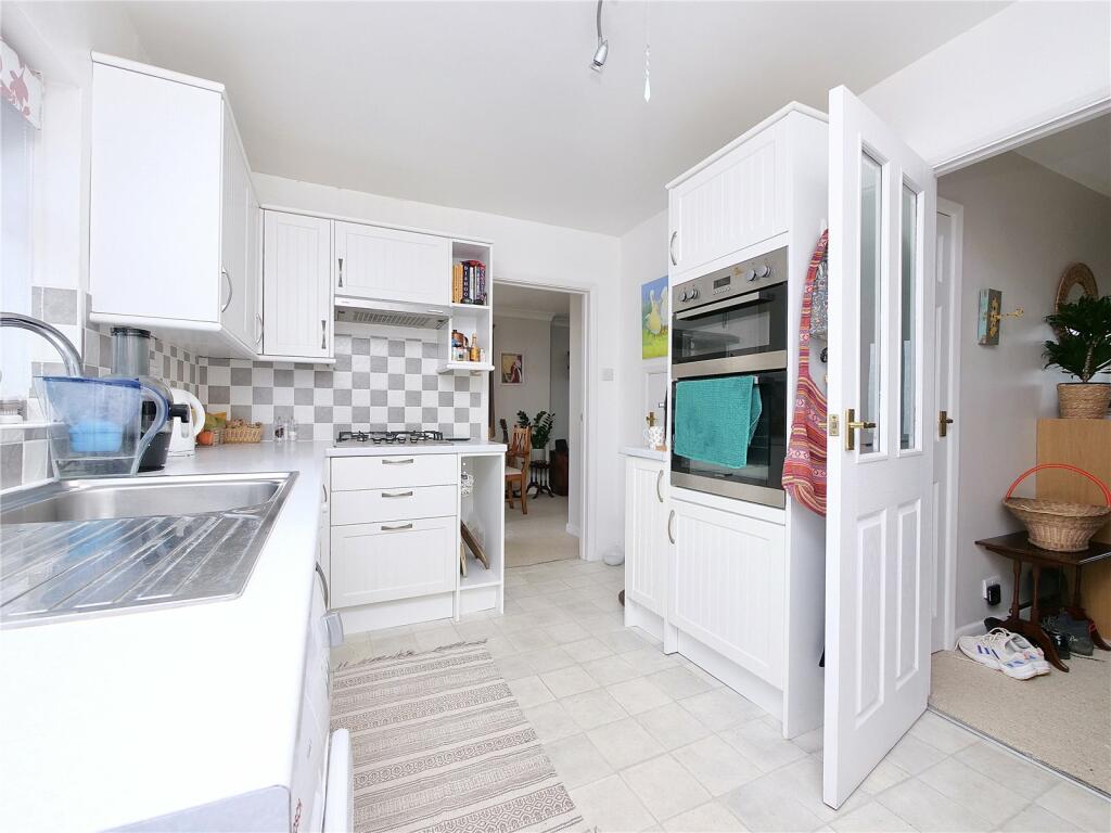 Additional property image - Critchill Grove, Frome, BA11